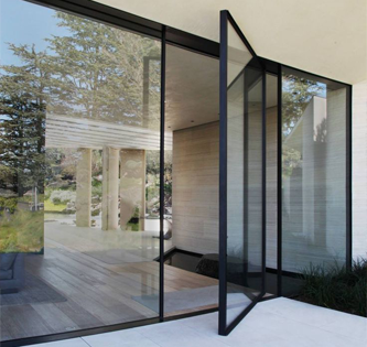 Панорамное минималистичное остекление современных домов VITROCSA